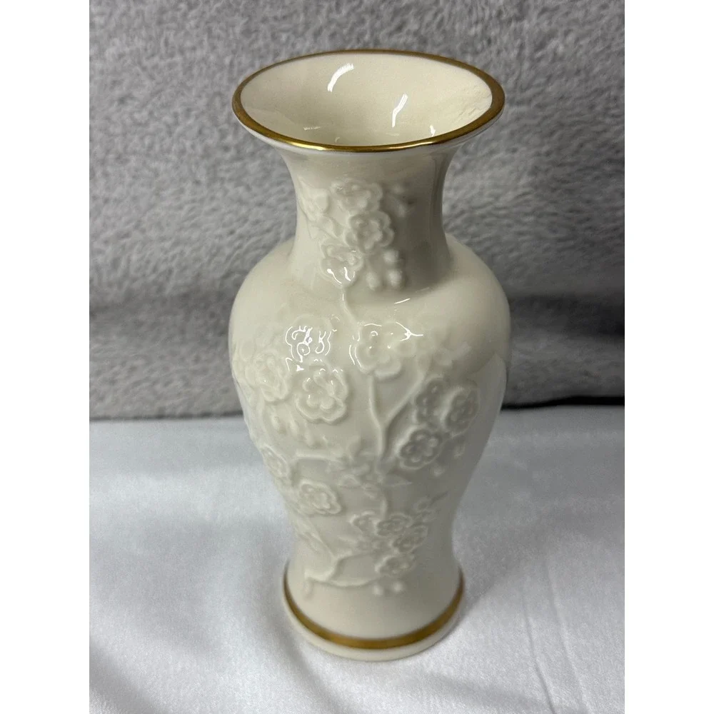 Lenox Floral Vase 6.5in Ivory 24k Gold Trim Embossed China Made in USA